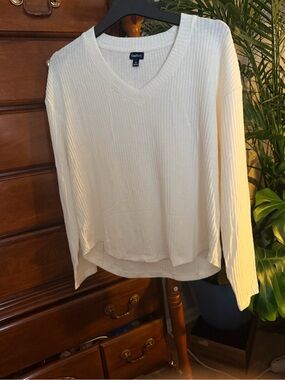 Gap Cream Ribbed V-Neck Long Sleeve Knit Top